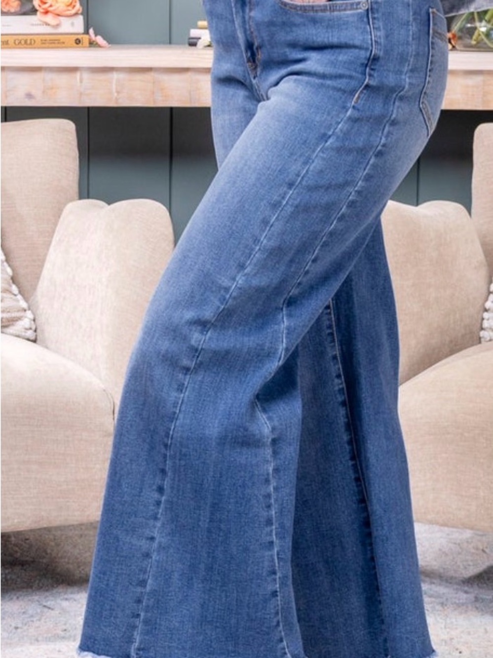 Wide Leg High-Rise Women’s Jeans in Dark Blue.  Risen. Size 30